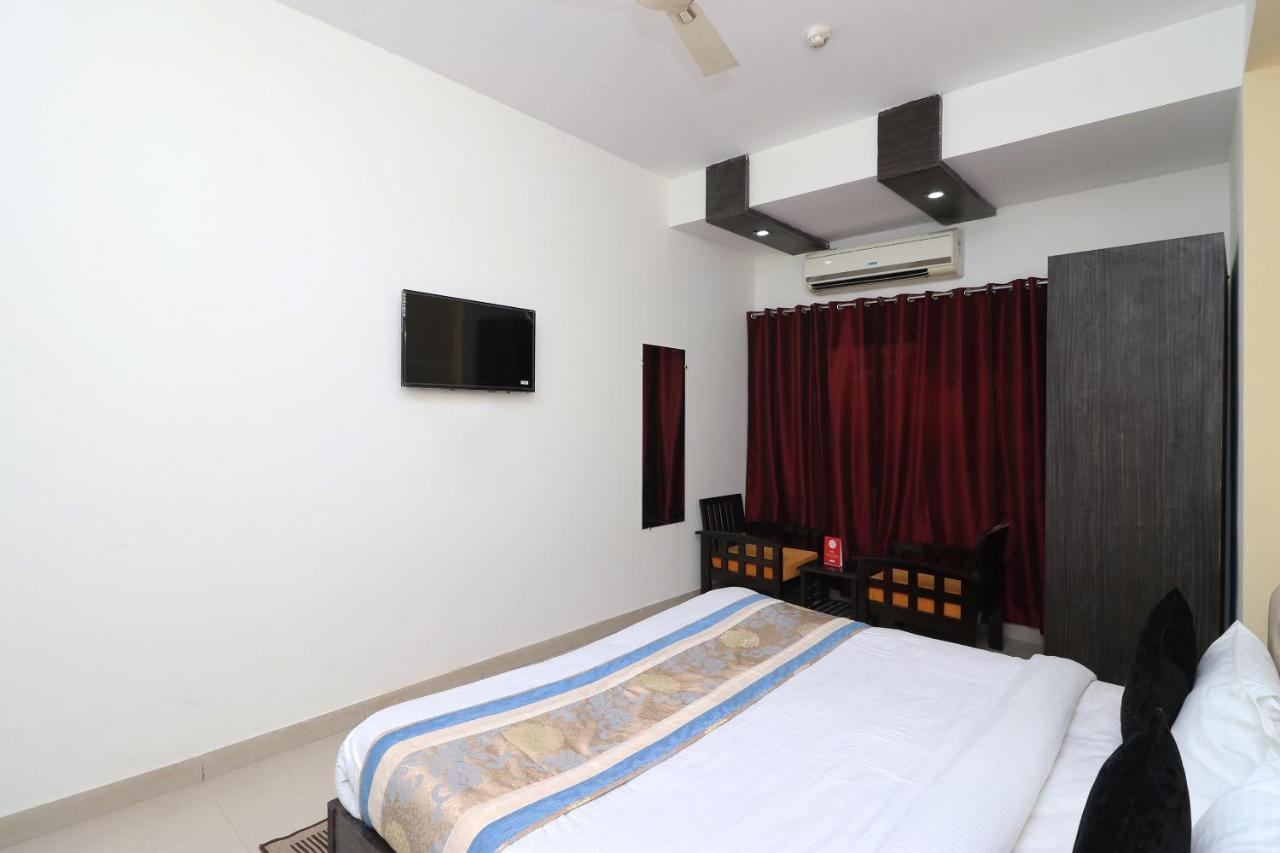 Oyo 11871 Travastays Noida Exterior photo